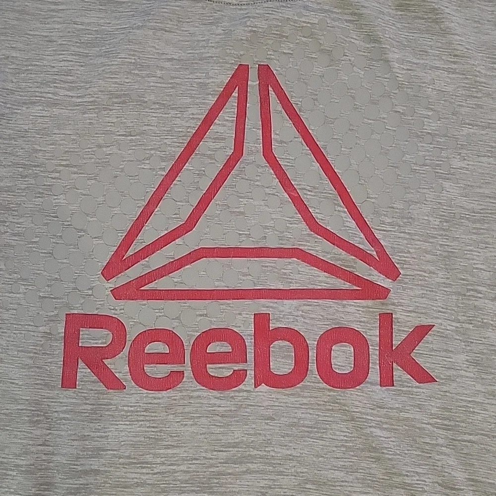 Boys Top Reebok - Picture 2 of 4